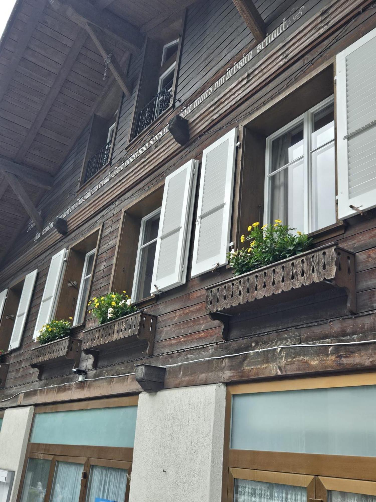Chalet Maithili Lauterbrunnen -152-Year-Old Majestic Chalet Buitenkant foto